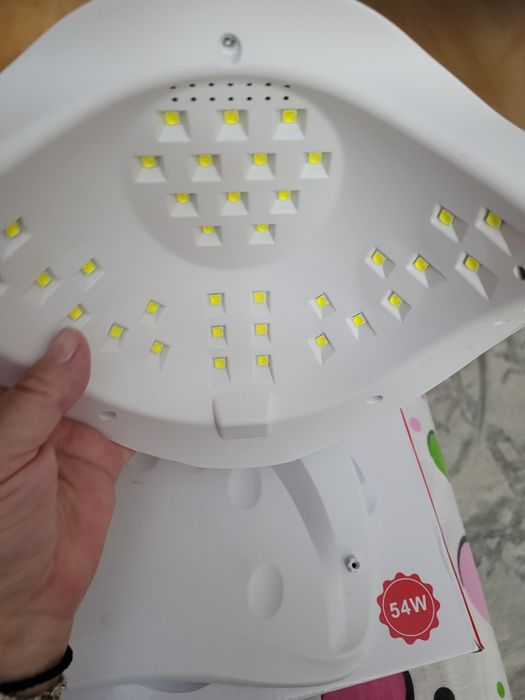 Vând freza și lampa manichiura