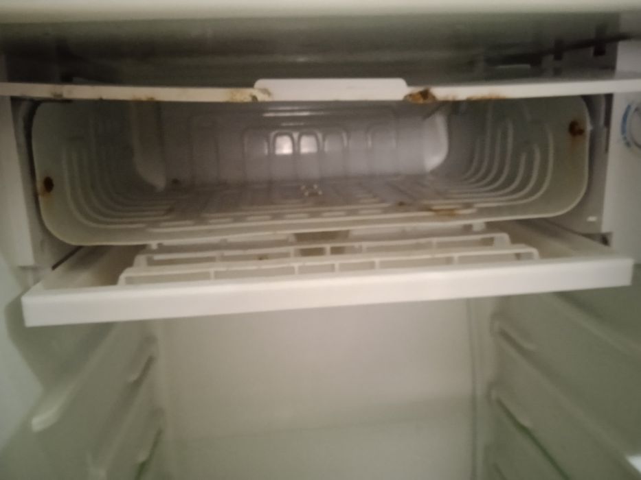 Xolodilnik mini olinganiga yarum oy boldi 2 oy ishlatilgan