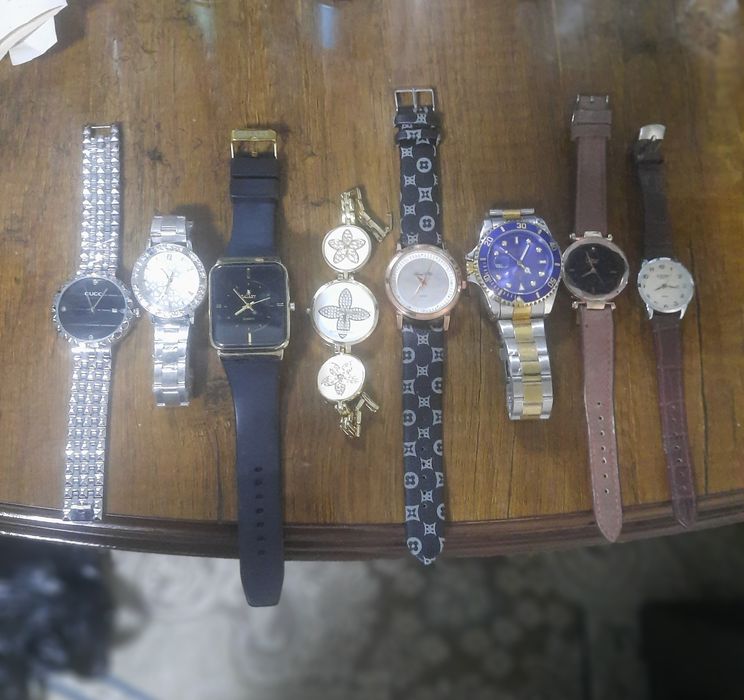 Soatlar sotiladi Jenskiy