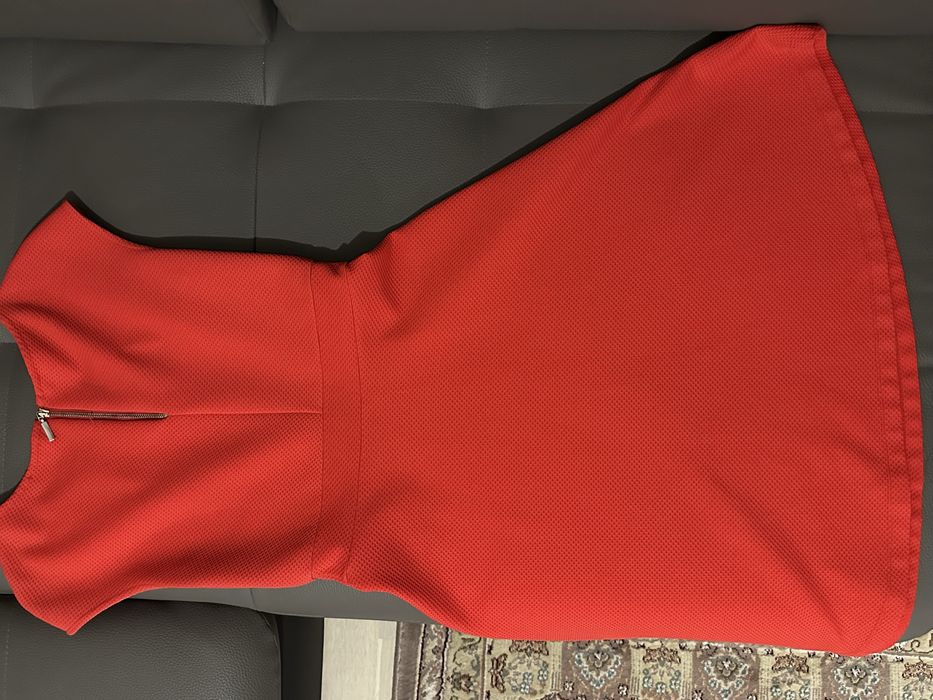 Красное платье от Motivi