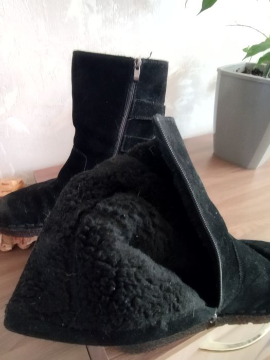 Продам женскую шубу