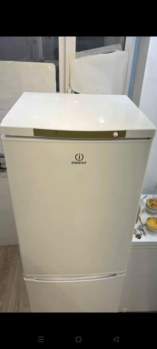 Срочно продам холодильник Индезит