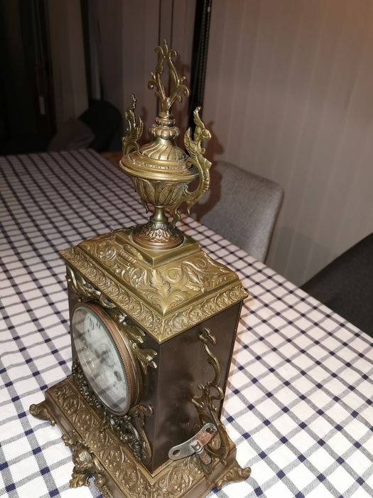 Френски каминен часовник 19 век