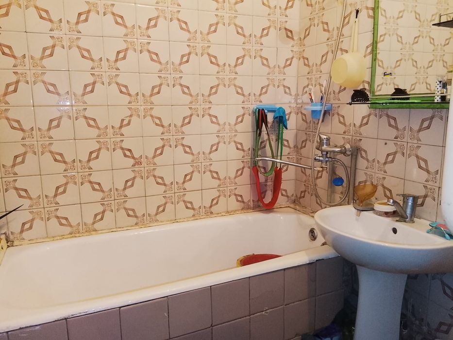 Продаётся 2ком.кв.в 8мкр.дом 24