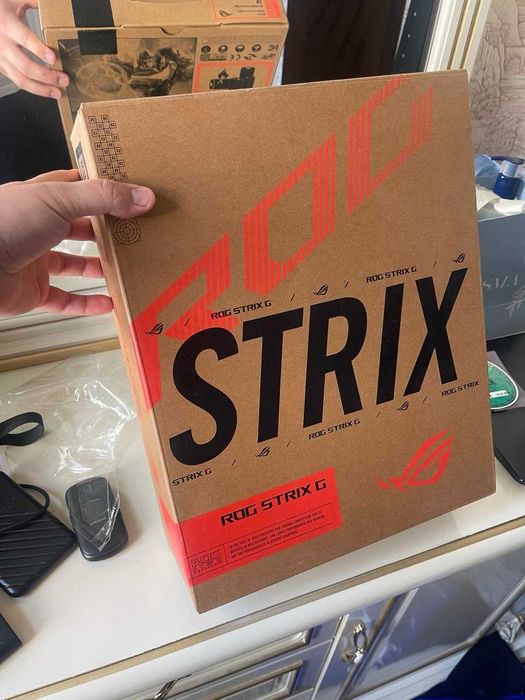 ноутбук продаётся ASUS ROG STRIX G16 (G614JV)