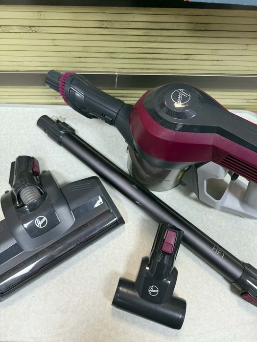 Вертикална прахосмукачка Hoover HF1