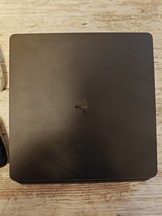 Ps4 Slim 1Tb + cateva jocuri