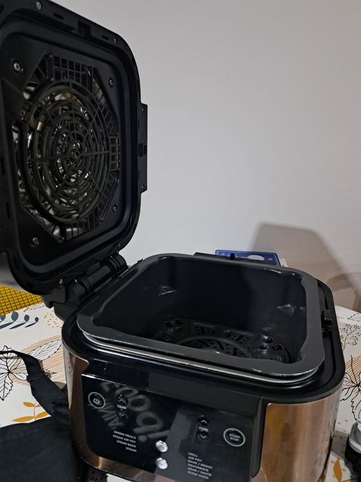Ninja Speedi Deluxe 10 în 1, 5.7L, Air Fryer Multicooker + accesorii