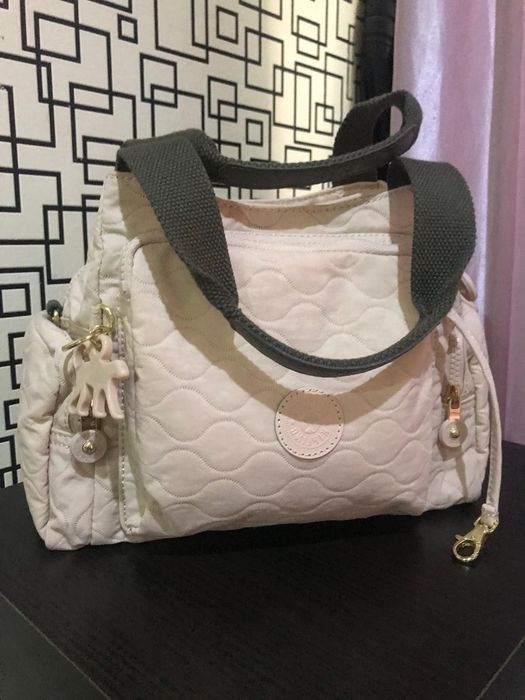 Genti piele Guess diverse