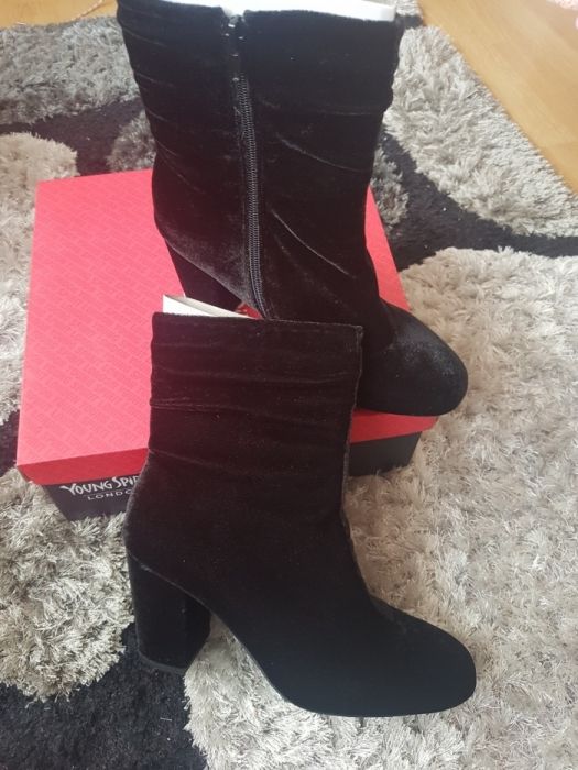 Ghete din catifea superbe