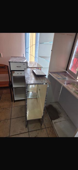 Продам стеллажи в магазин