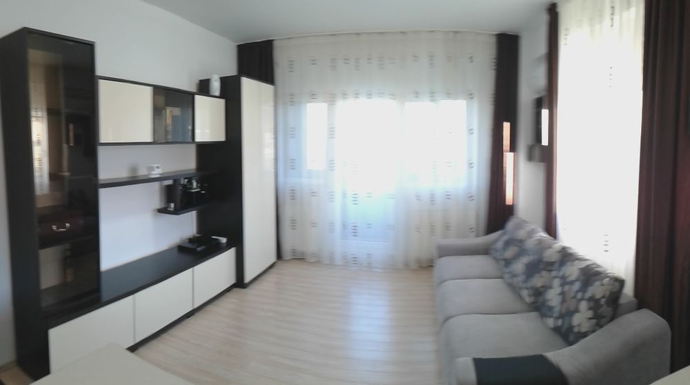 Închiriez apartament 2 camere open space - More