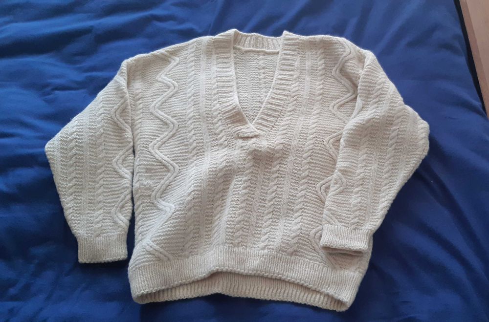 Подарявам мъжко яке и пуловер