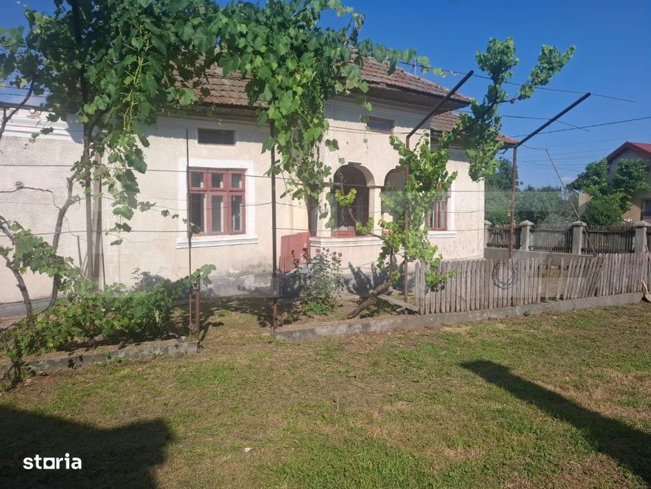 Casa individuala, 100 mp, teren 5000 mp, zona Mogosani