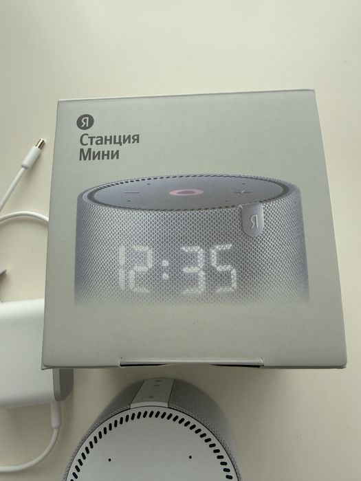 Яндекс станция мини с часами