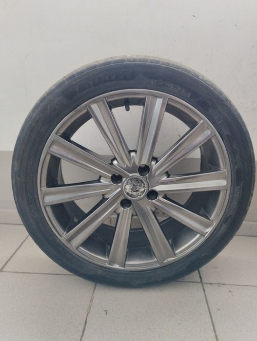 Продам комплект дисков Камрики R17