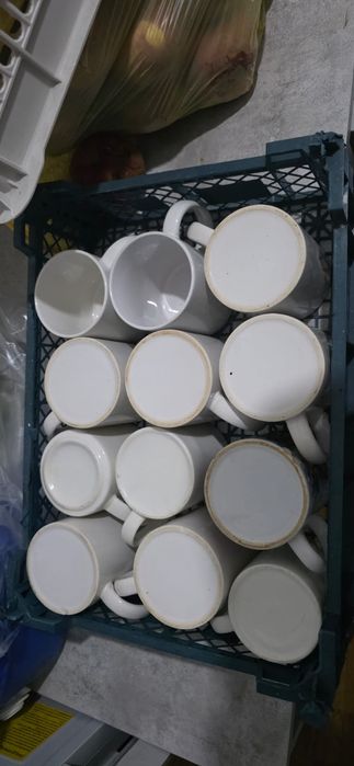 Продам посуду для столовой