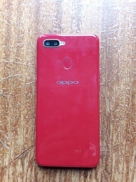 Продам смартфон oppo a5s в отличном состояние недорого