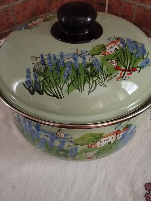 Домакинска тенджера