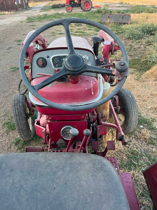 Vand Tractor in stare buna de functionare