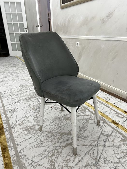 Стулья 8 штук 4000 тг