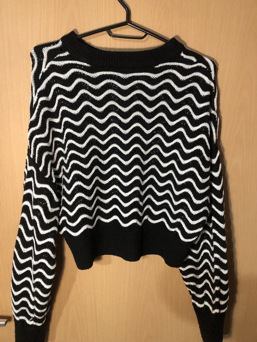 Топли зимни дамски пуловери