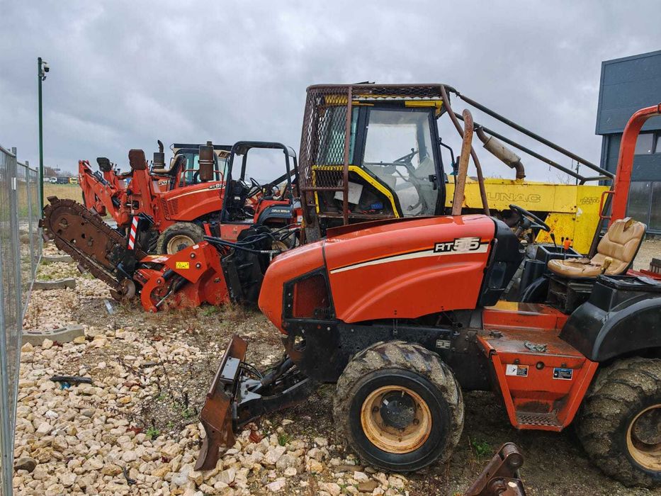Utilaj Ditch Witch RT 115 trencher/plug vibrator/excavator/dozer blade