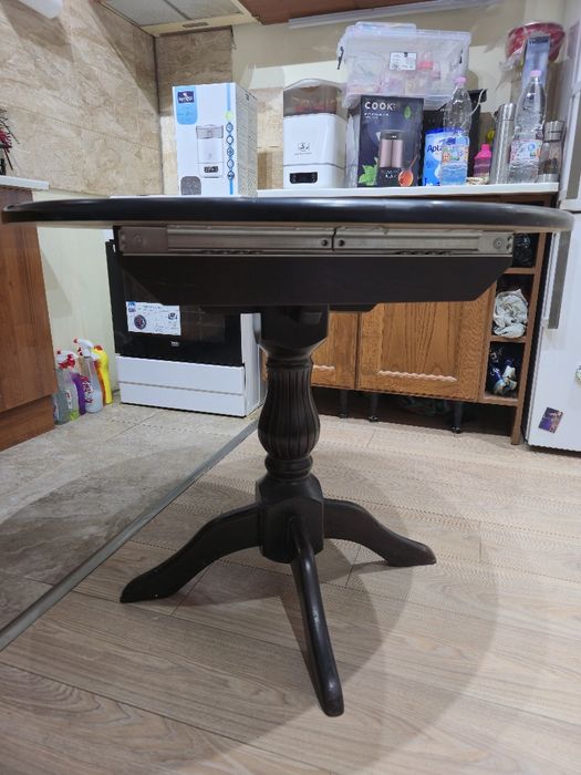 Кухненска  обла маса