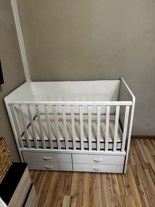 Бебешка/детска дървена кошара и матрак