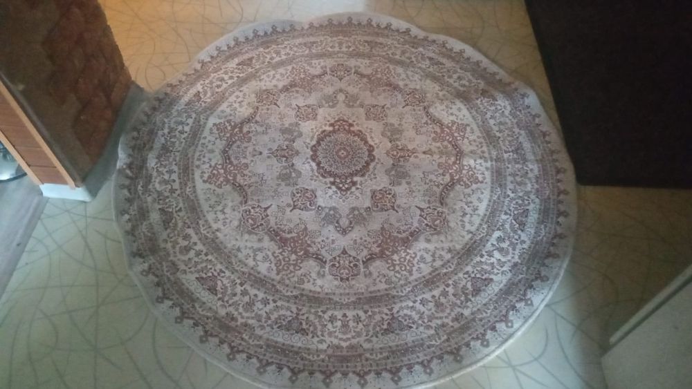 Продам палас круглый