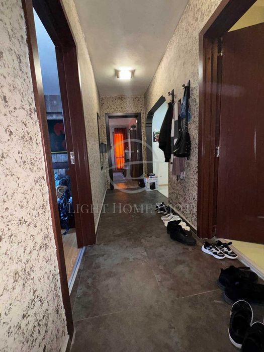 Продава се Двустаен апартамент в Пловдив, Център - 64 кв.м за 2204 €/кв.м - Снимка #2