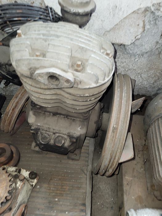 Продам компресор бу