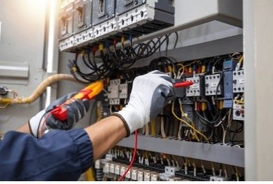 Electrician instalații ieftin și rapid