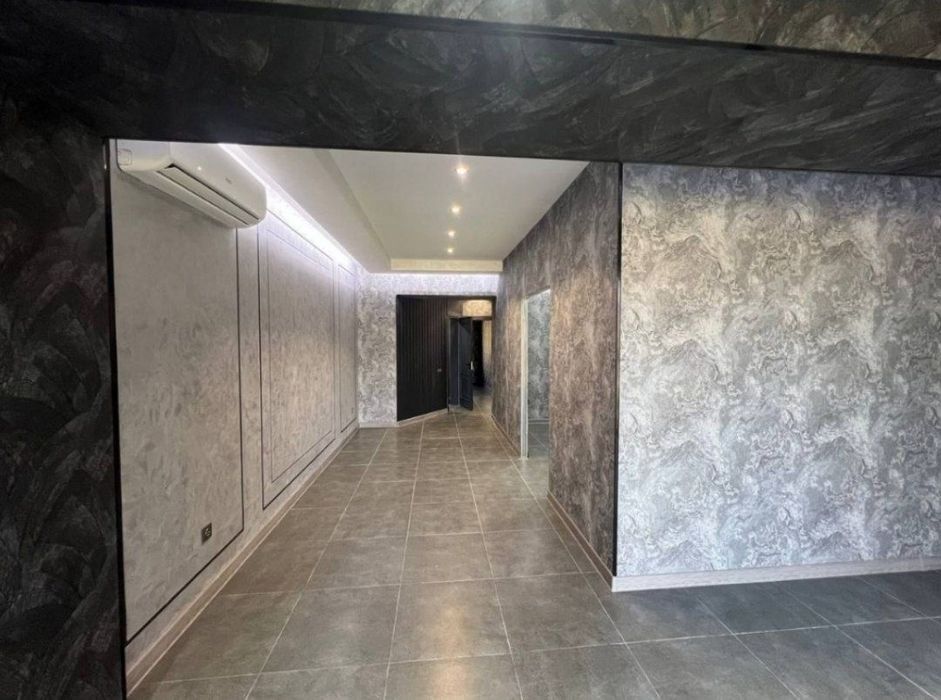 Аренда офис, Лабзак, центр Камолон низкая цена! Срочно!