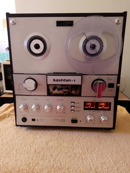 Vând magnetofoane majak 205  203. Kashtan 1 analog  kashtan  clasic negru curate piese noi recondiționate pentru amatori audiție și aspect 10 din 10