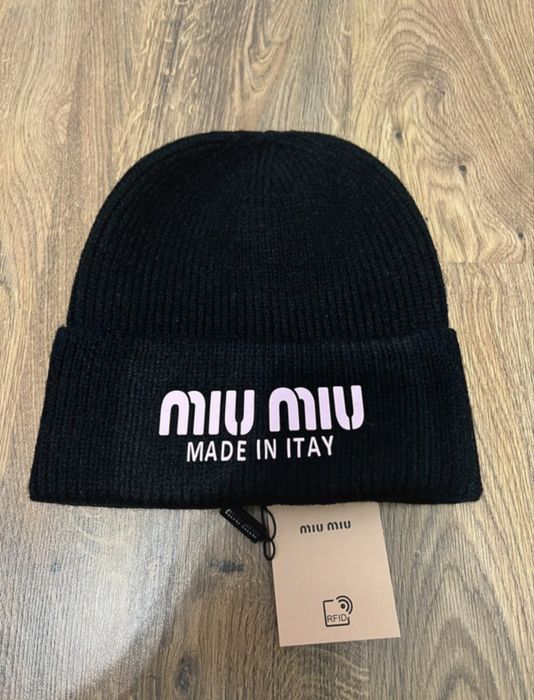 Caciula Miu noua cu eticheta