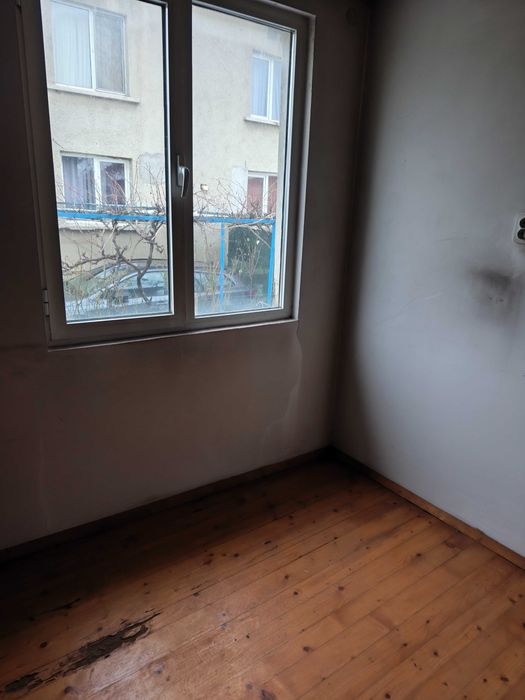 къща, Костенец,  РЗП 75м2 , двор 902 м2 , двоен гараж и къща за гости