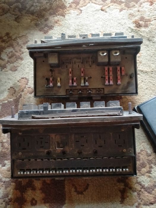 Блоки предохранителей