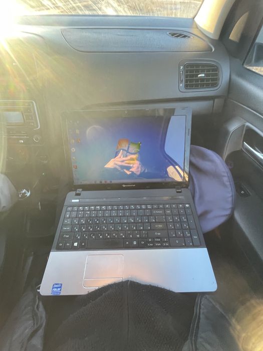 Продам ноутбук !