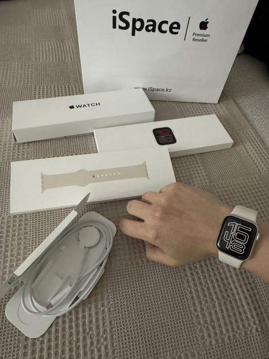 продам новые Apple Watch SE
