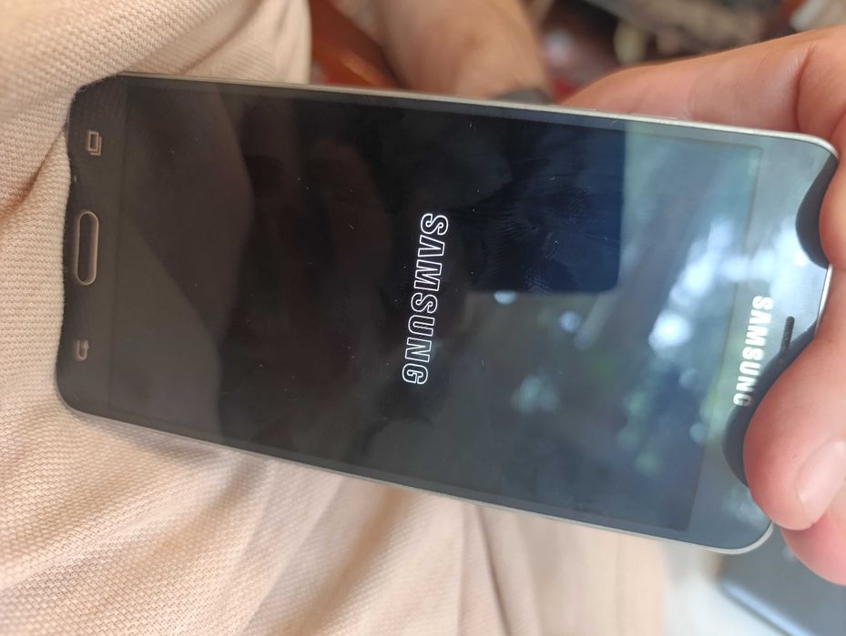 Samsung galaxy j5 продам на запчасти или восстановление