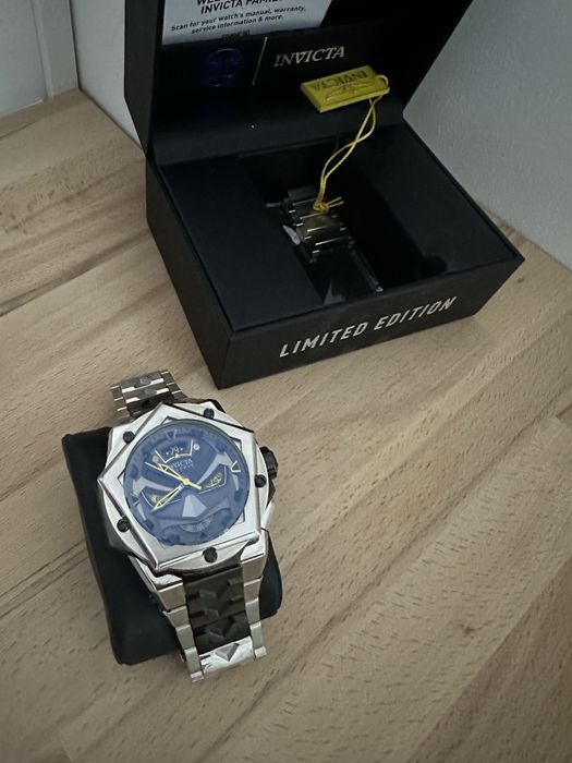 Ceas Invicta Batman Limited Edition 0299/4000