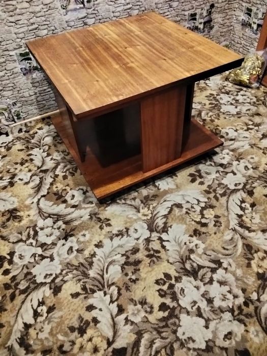 Столик журнальный