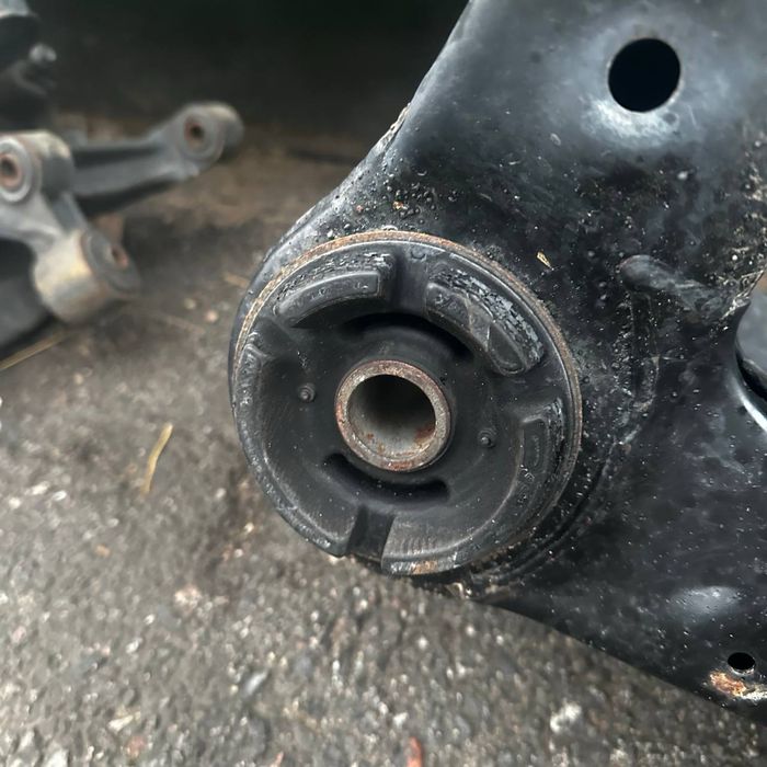 Передная Балка Toyota Camry 40