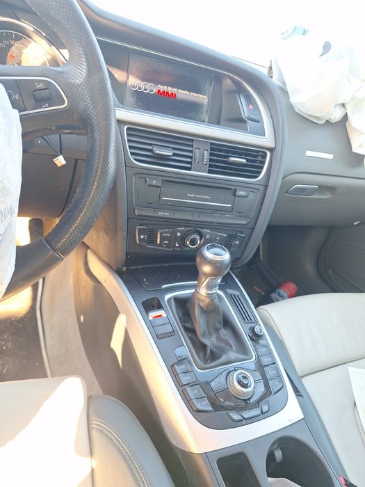 Dezmembrez Audi A5 motor 2.7 cod motor CGKA 190 cp cod culoare LZ5A