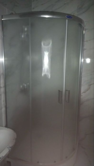 Душ кабина сотилади срочно!
