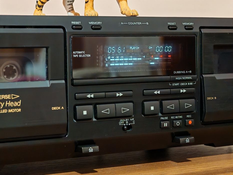 Sony TC-WR681. Dublu deck autoreverse. Ca nou. Preț fix !