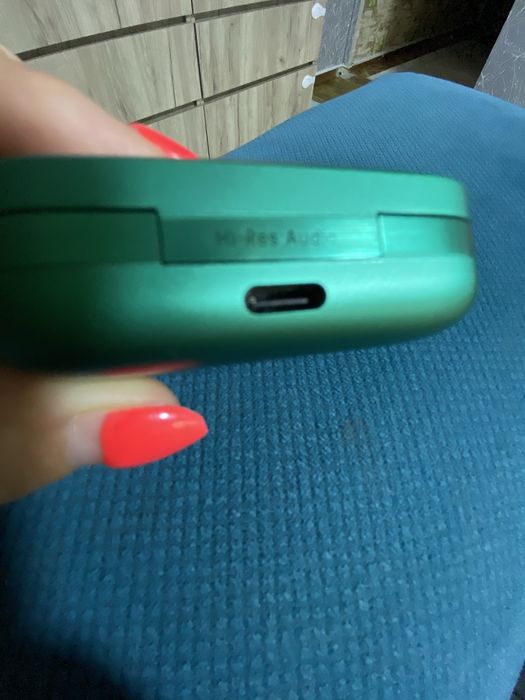 Продам наушники realme