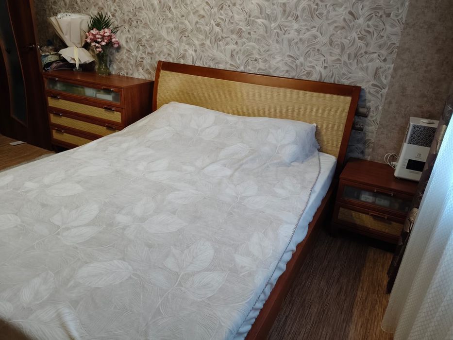 Продам кровать с ортопедом