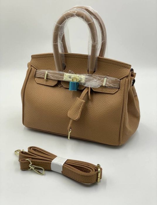 Сумкала сотилади 125.000 сум